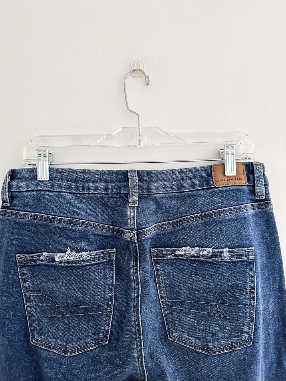 American Eagle Curvy Mom Jean Medium Wash Tapered Crop Leg High Rise Size 10R - Picture 7 of 10